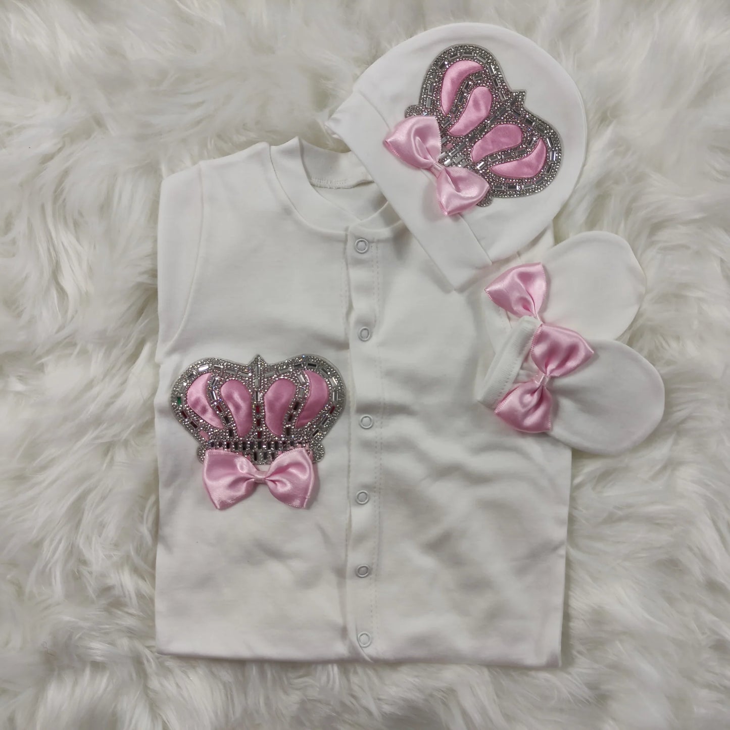 3 PIECE PINK AND WHITE CROWN SET