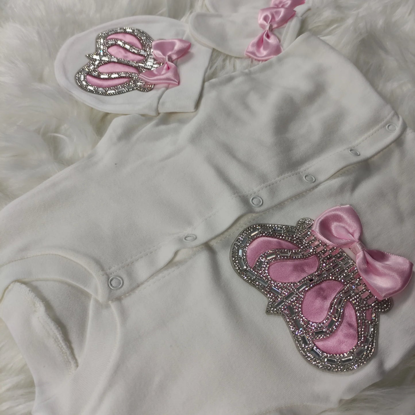 3 PIECE PINK AND WHITE CROWN SET